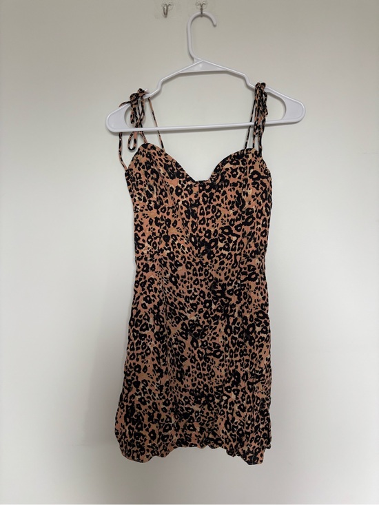 Wilfred Dresses & Skirts - Wilfred Leopard Print Tie-Strap Mini Dress